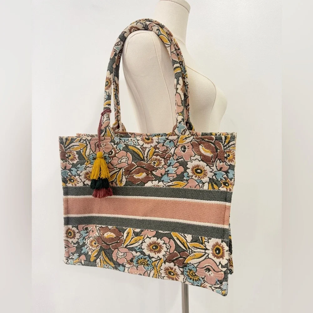 Nilani Floral Tote‎ Bag